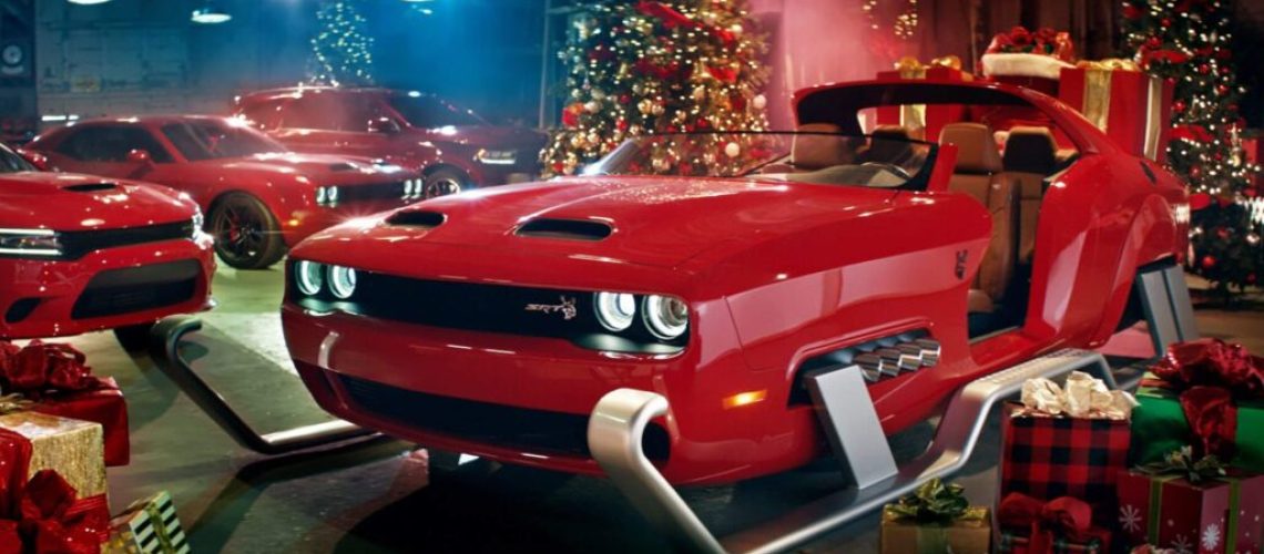 dodge-challenger-hellcat-santa-sleigh-1541435974